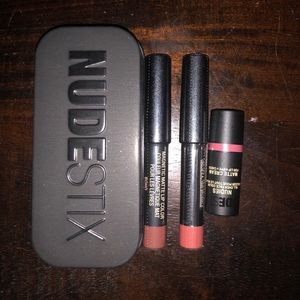 BNIB Nudestix Travel Sized Face Set